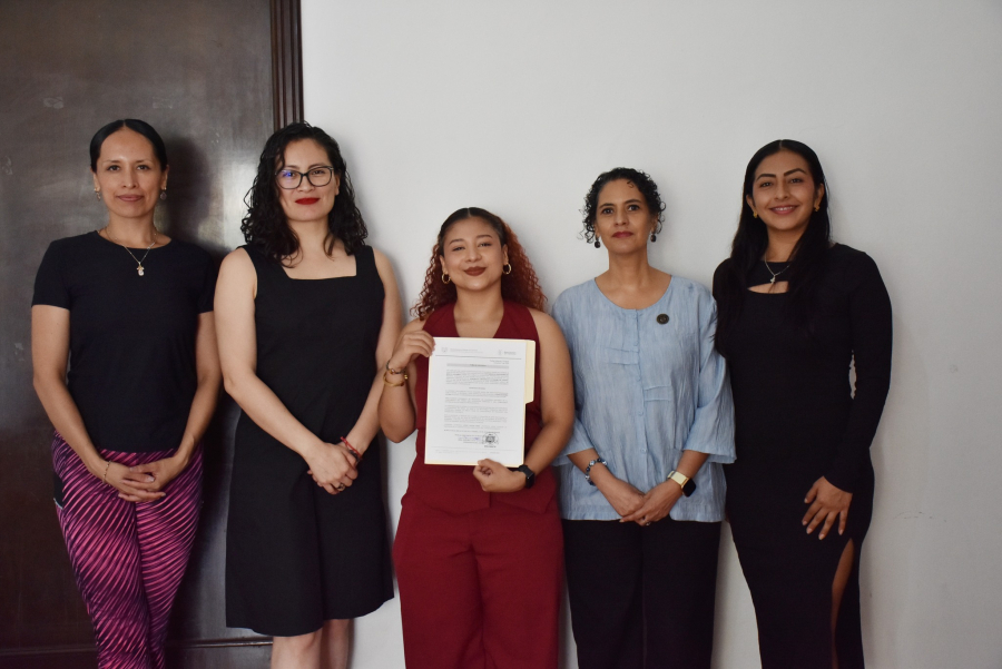 Destaca excelencia en formación artística con titulación por mérito académico de egresadas del CEAC UNACH