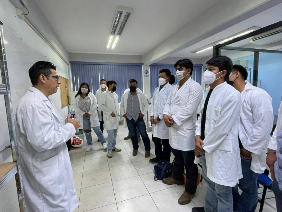 Realiza UNACH Taller de Diagnóstico Microbiológico de Leche Bovina en el Instituto de Investigación de Plantas Medicinales Chiapanecas