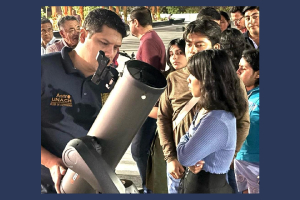 El Club de Astronomía de la UNACH y la Sociedad Astronómica de Chiapas observan el eclipse lunar de marzo de 2025