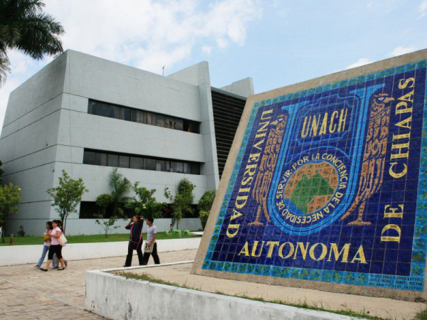 Convoca Consejo Universitario a renovación del escudo universitario y aprueba nuevas maestrías