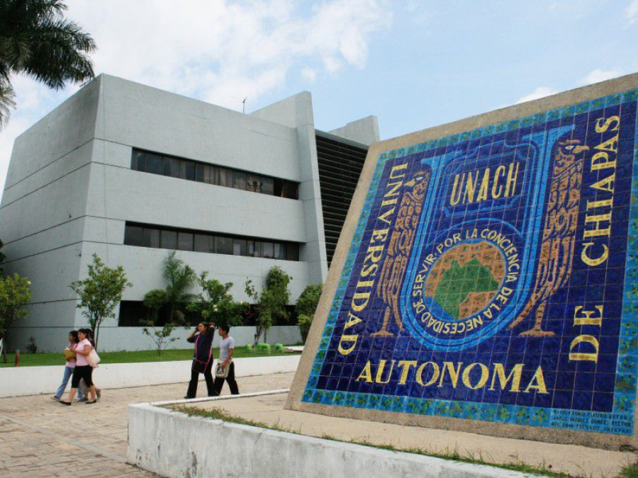 Convoca Consejo Universitario a renovación del escudo universitario y aprueba nuevas maestrías