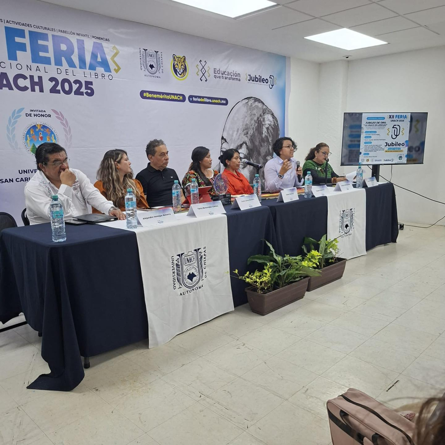 Celebra UNACH su Jubileo de Oro con diálogo intercultural en la FIL 2025