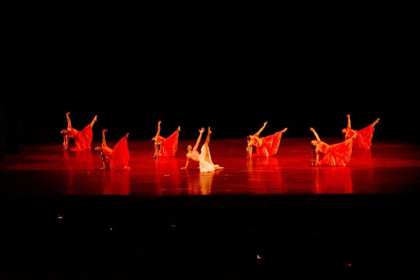 Estudiantes de Danza de la UNACH destacan en evento internacional con propuesta intercultural