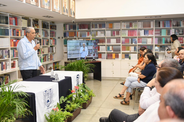 Un puente de conocimiento global; dicta conferencia experto cubano en vinculación universidad-empresa