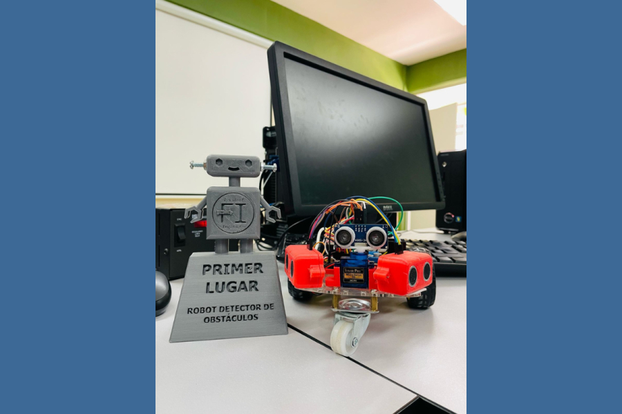Estudiantes de Ingeniería Civil destacan en exhibición de robótica en la UNACH