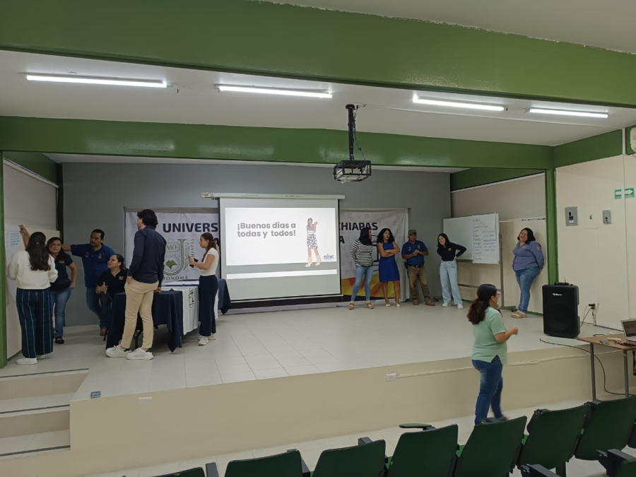 Participa personal administrativo de la Facultad de Ingeniería en plática Discapacidad e Inclusión