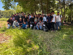 Realizan estudiantes de Medicina Veterinaria de la UNACH práctica de ensilado de pasto Cuba 22