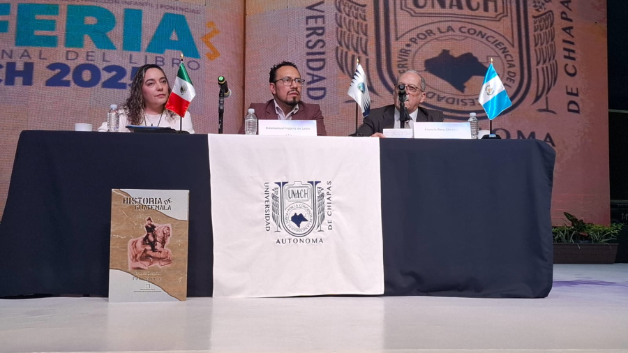 Presentan Historia de Guatemala en la FIL UNACH 2025