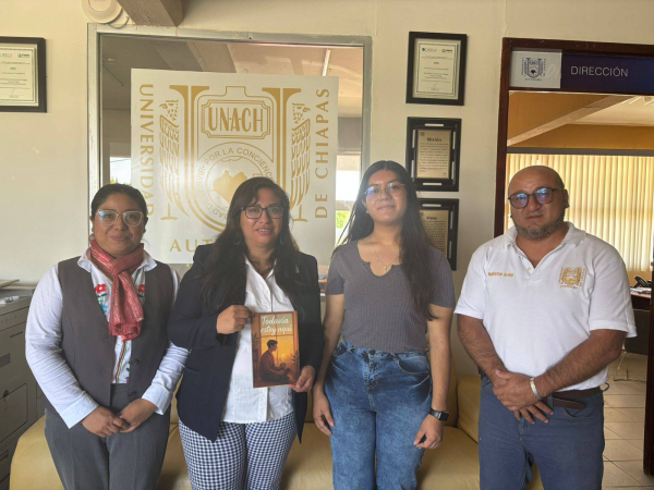Un abrazo literario desde la UNACH: Estudiante de Contaduría publica novela sobre salud mental