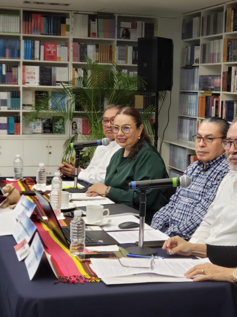 Presentan La Educación Superior en Chiapas en la FIL UNACH 2025 con participación de estudiantes de nivel medio superior