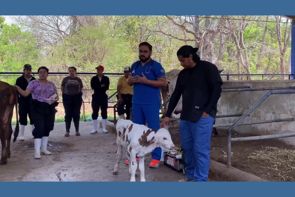 La Facultad de Medicina Veterinaria y Zootecnia de la UNACH fortalece la formación profesional con la Masterclass 2025