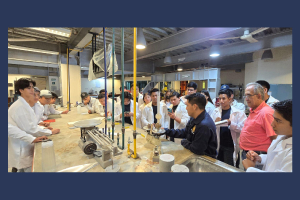 Estudiantes de Ingeniería realizan pruebas de absorción y densidad de agregado fino en laboratorio de la UNACH