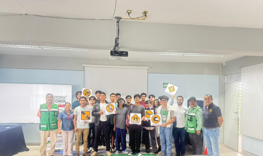 Imparten taller de Educación Vial en la Facultad de Ciencias Físico Matemáticas