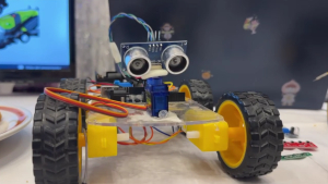 Estudiantes de la UNACH desarrollan robot autónomo para la limpieza de espacios públicos